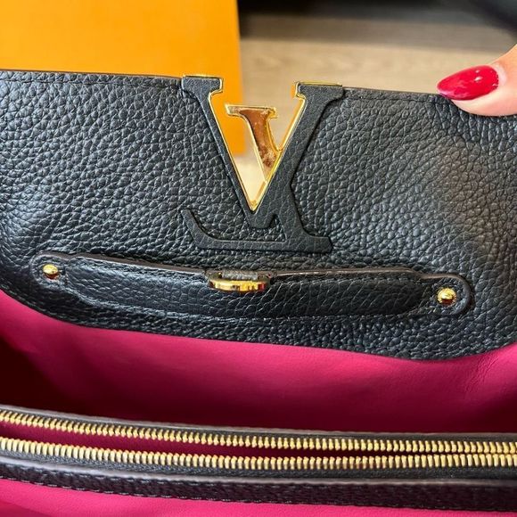 Louis Vuitton Handbag Capucines MM - Picture 8 of 17